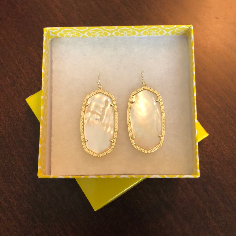Kendra Scott Mother of Pearl Danielle Earrings